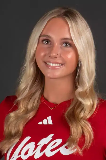 Anna Williams, Swimming & Diving, University of South Dakota