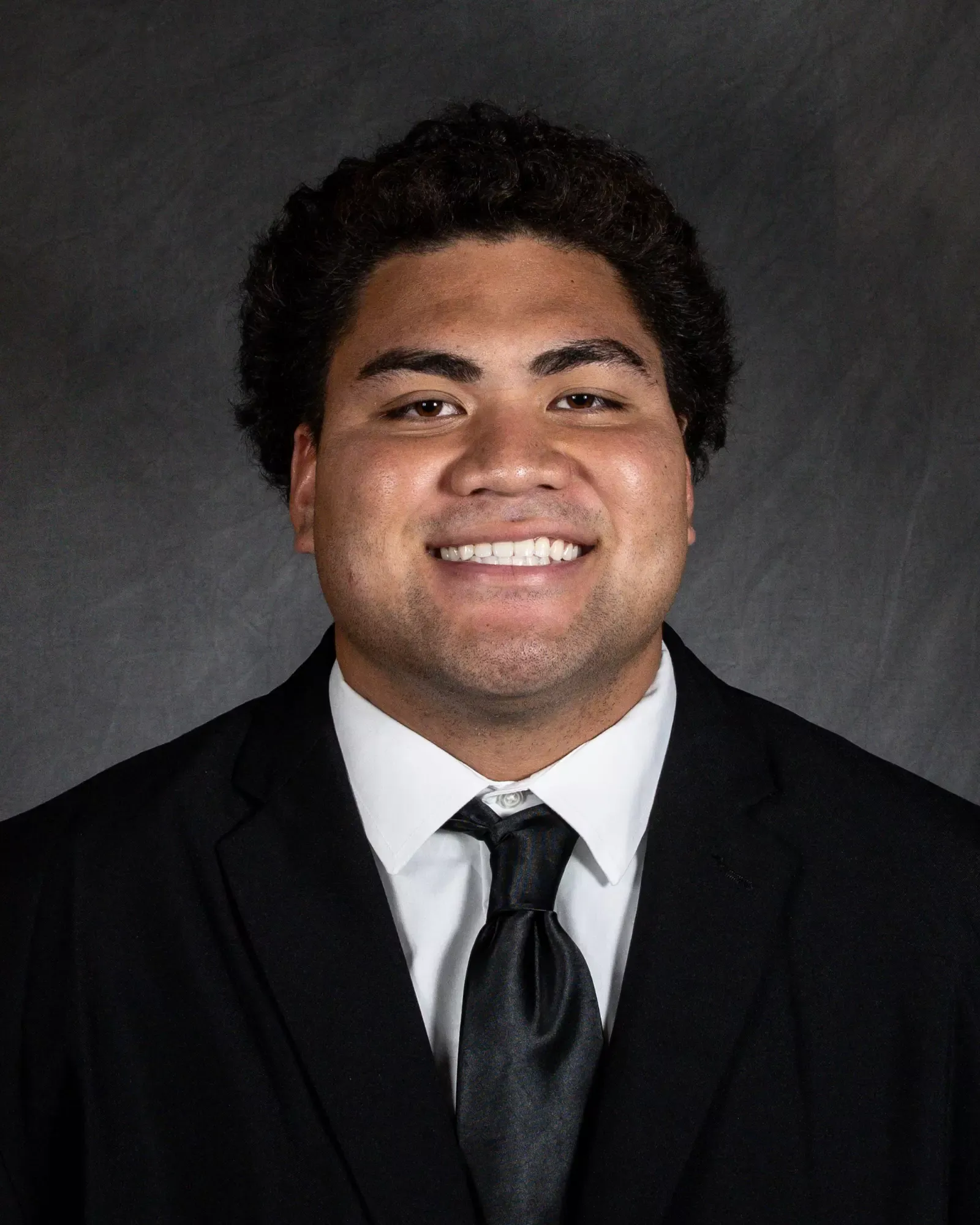 Gabe Ofisa, Football, undefined