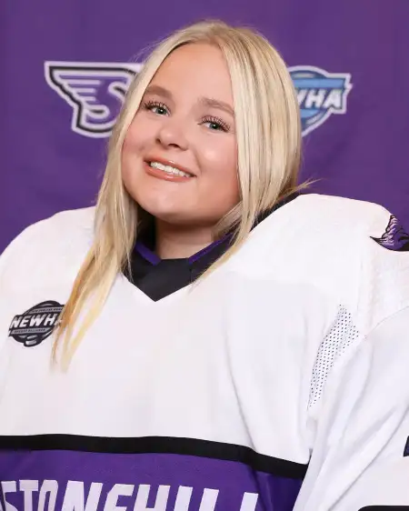 Nicole Schumm, Hockey, Stonehill College