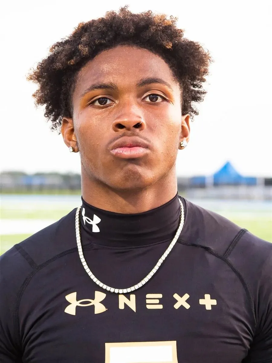 Dakorien Moore, Football, undefined