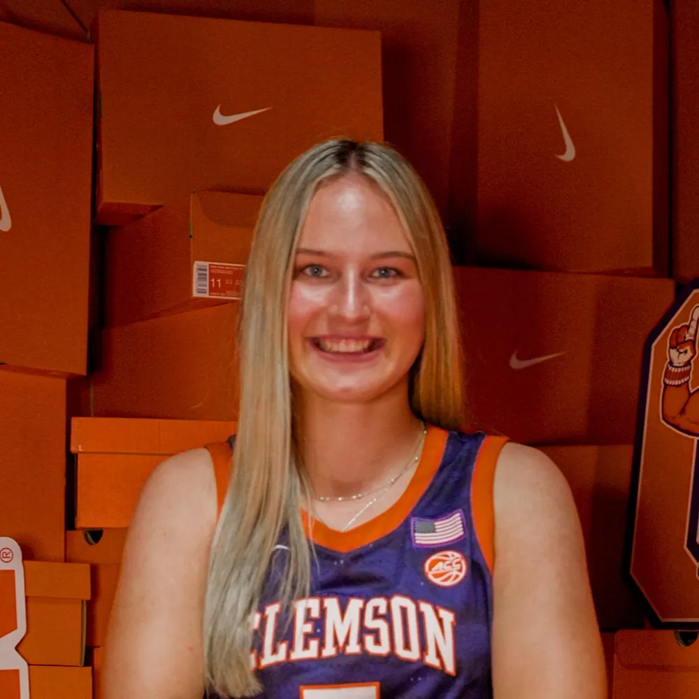 Julia Scott, Basketball, undefined