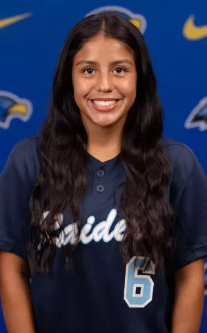 Bella Delgado, Softball, undefined