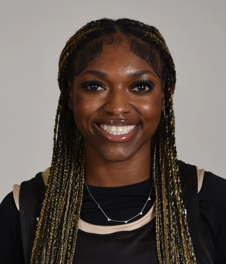 Madison Lewis, Basketball, undefined
