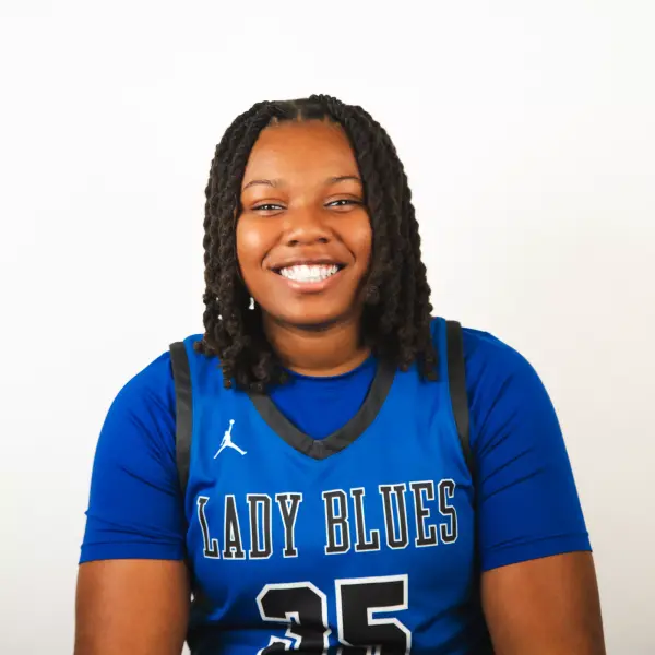 Lauren Young, Basketball, Illinois College