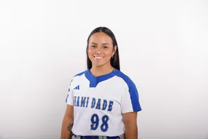Cintia Escalante, Softball, undefined