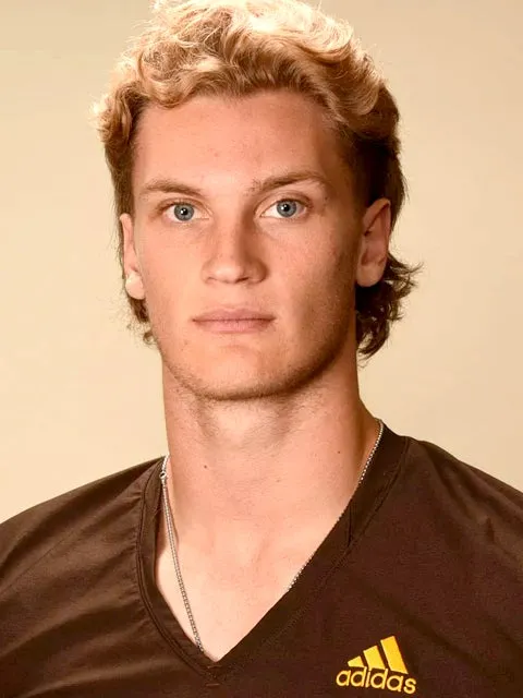 Kyle Frendt, Football, undefined