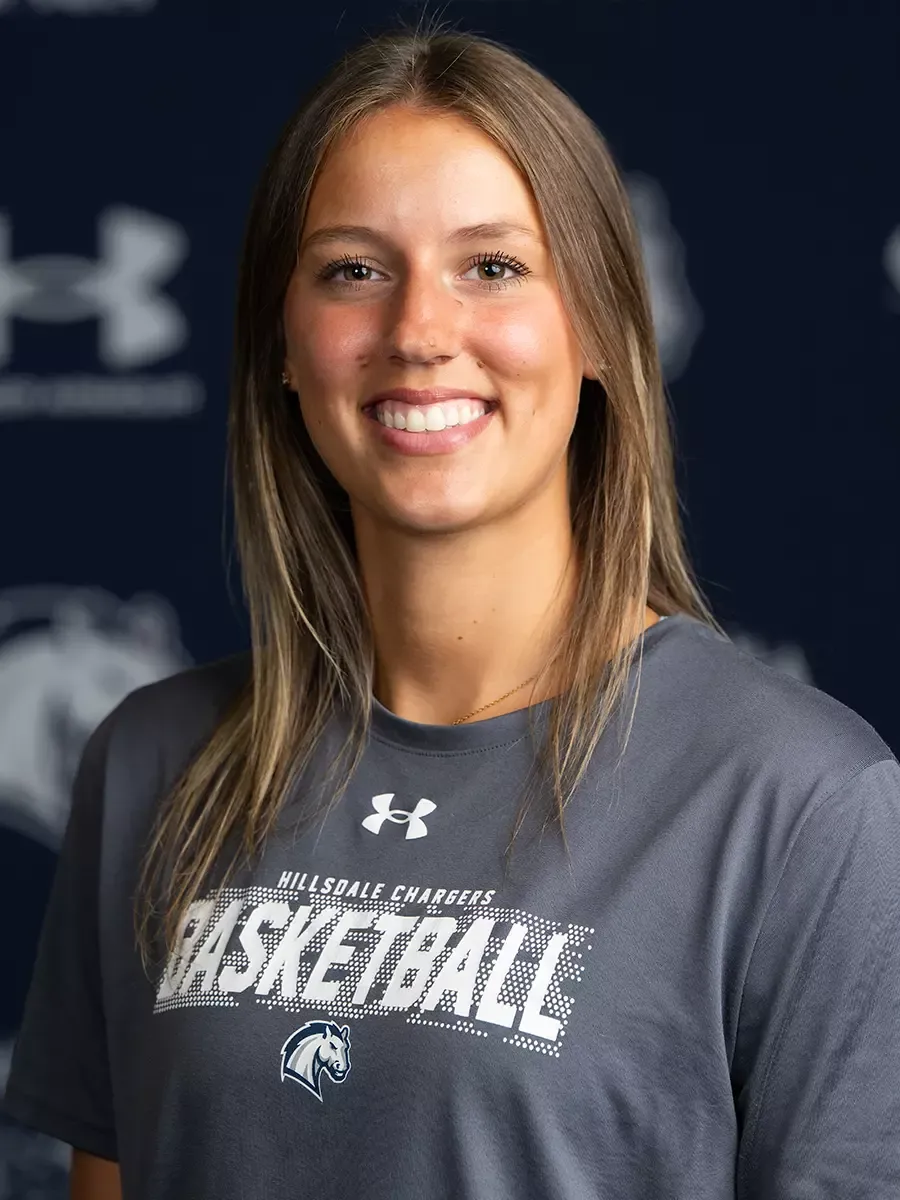 Sydney Pnacek, Basketball, undefined