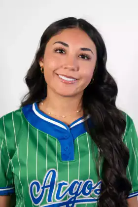 Gabrielle Luna, Softball, undefined