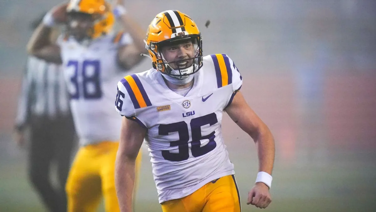 Cleat Forrest, Football, undefined