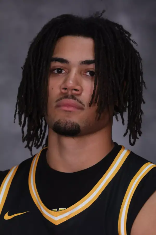 Tommy Shunmugavelu, Basketball, Gustavus Adolphus College