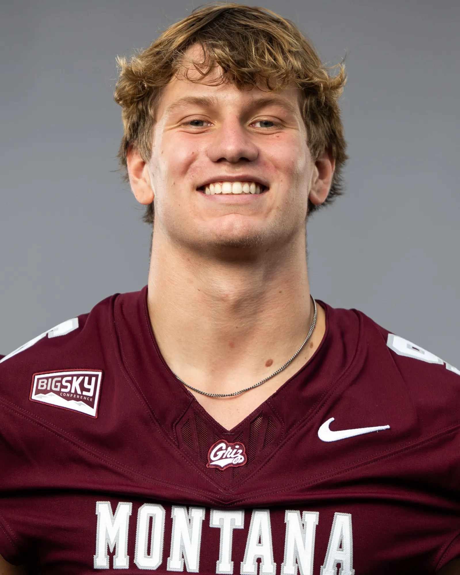 Logan Knaevelsrud, Football, undefined