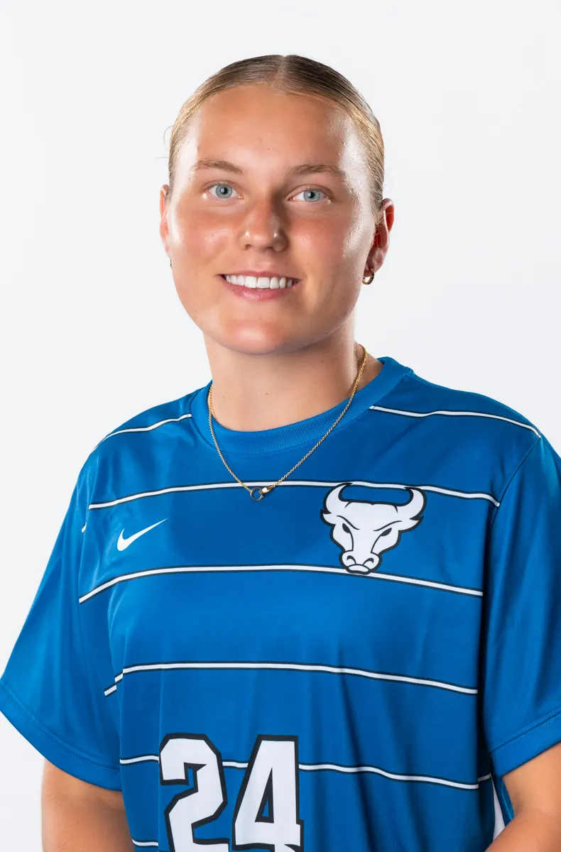 Mae Hunt, Soccer, undefined