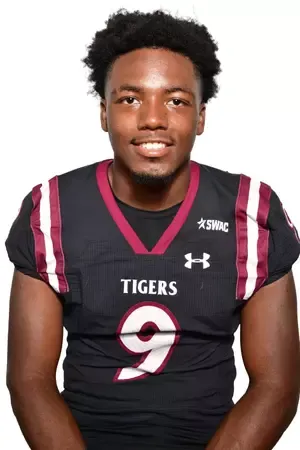 Carter Barnes, Football, undefined