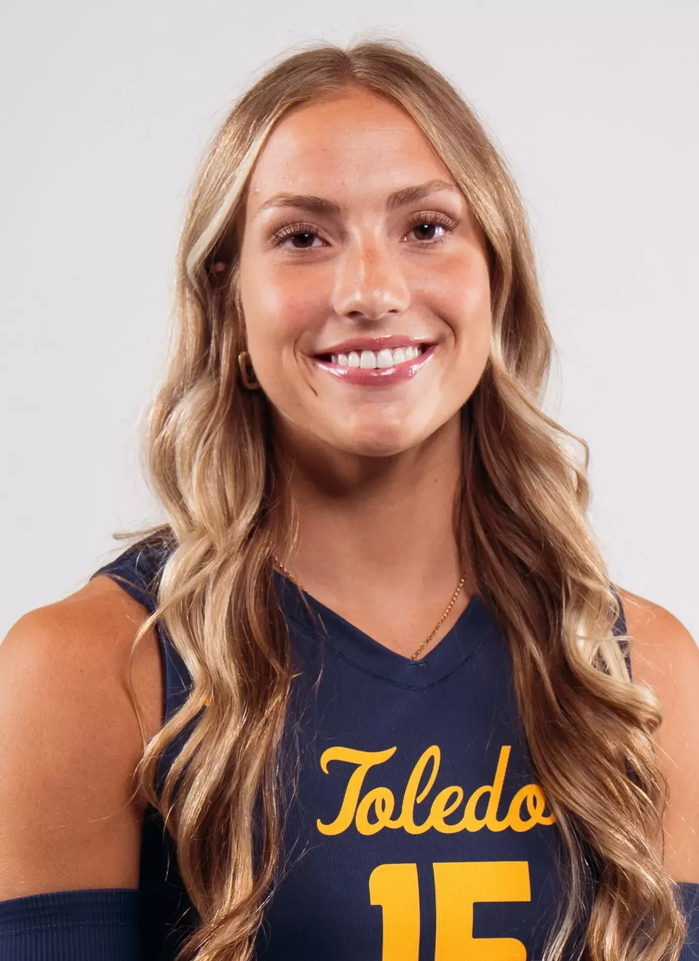 Maddy Bach, Volleyball, undefined