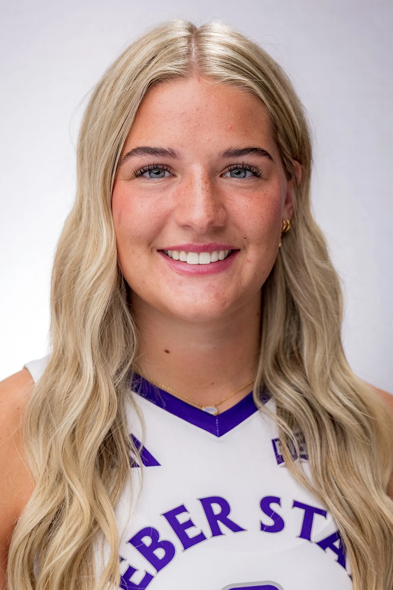 Maggie Larsen, Volleyball, undefined