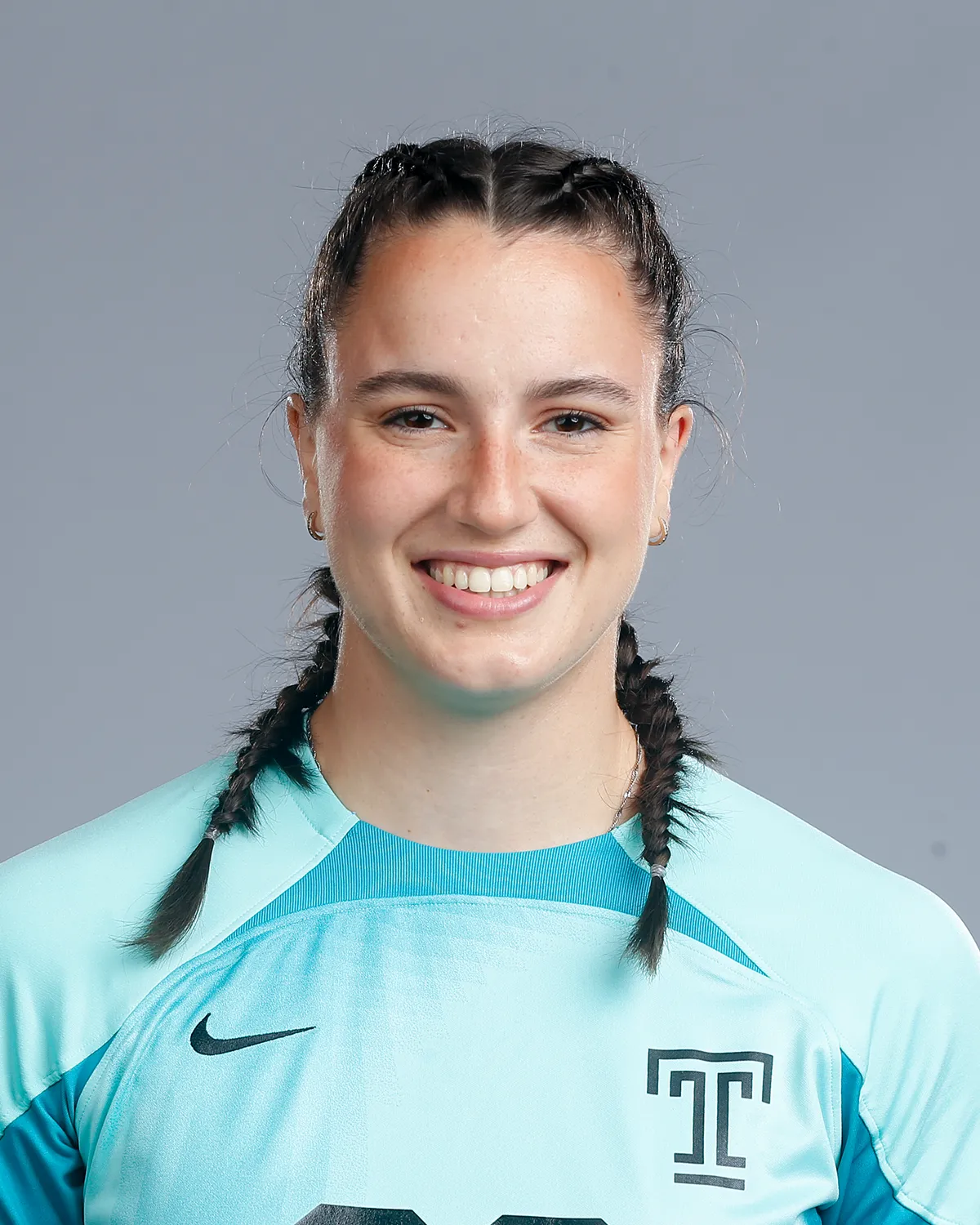 Claudia Viau, Soccer, undefined