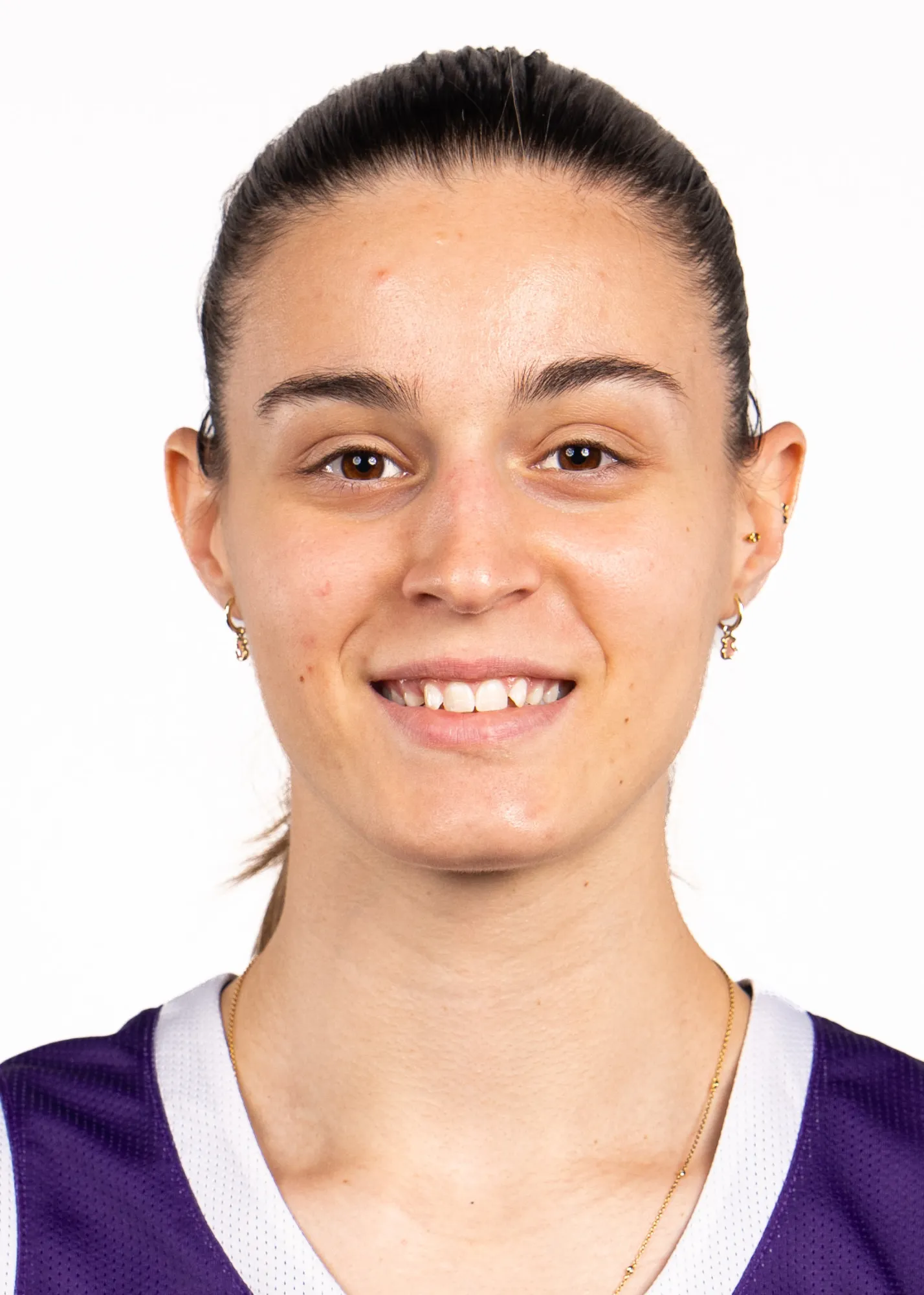 Claudia Contell, Basketball, undefined