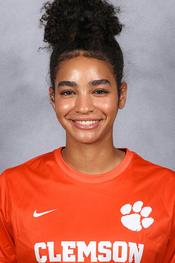 Alessandra Washington, Soccer, undefined