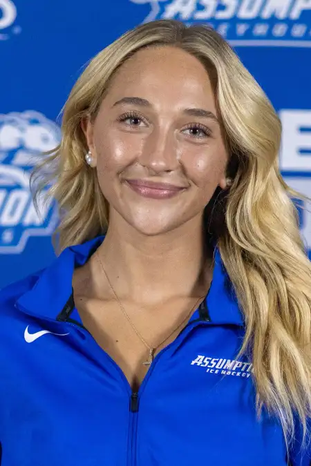Jodie Gratton, Hockey, Assumption University