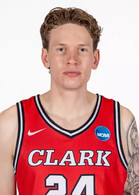 Emmett Hendry, Basketball, Clark University