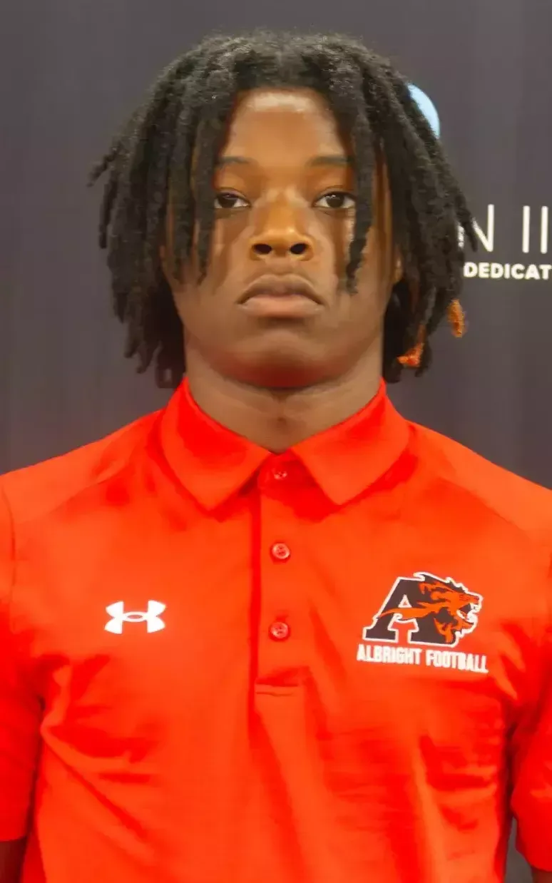 Ashlin Miller, Football, undefined