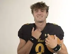 Carter Smith, Football, undefined