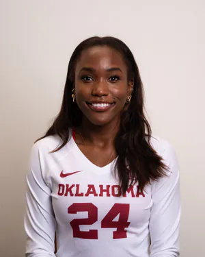 Halle Delince, Volleyball, undefined