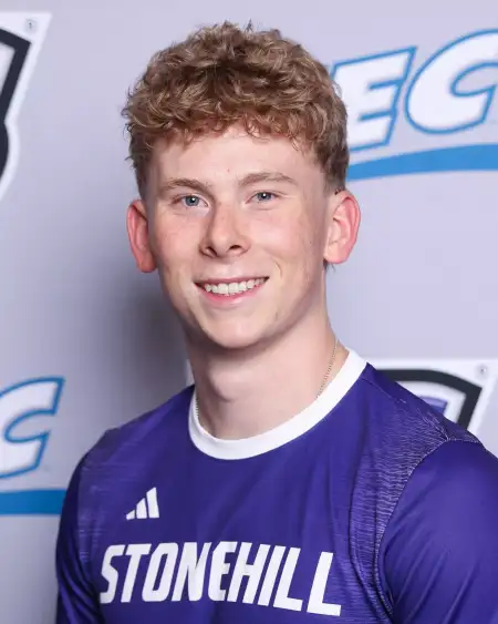 Julius Maiwaldt, Soccer, Stonehill College
