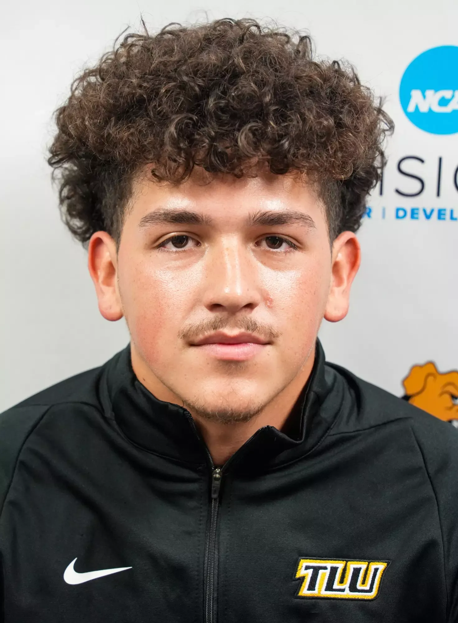 Dominic Castellanos, Football, undefined