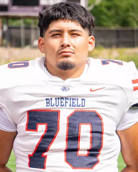 Jeffrey Vargas, Football, undefined