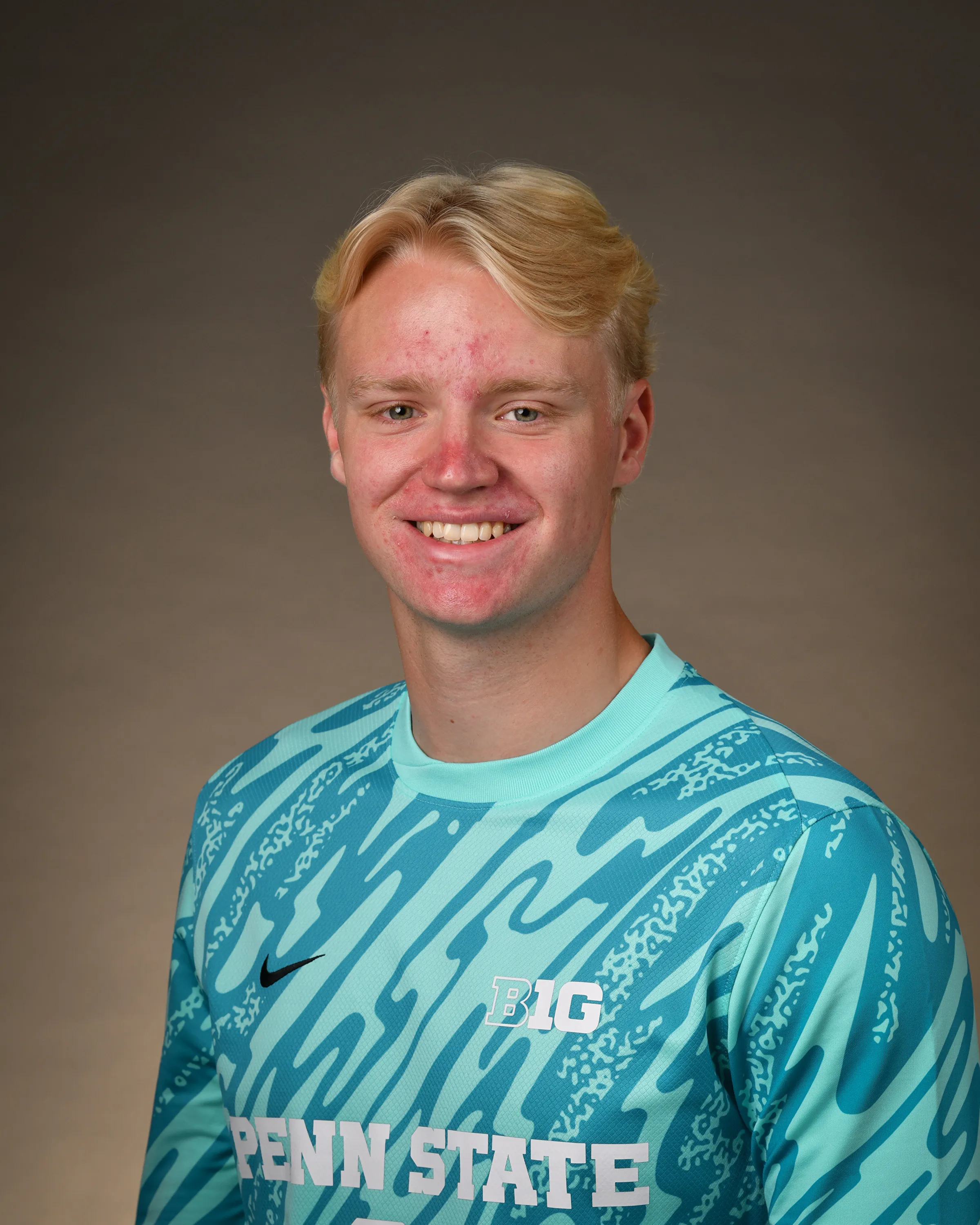 Fredrick Grundin, Soccer, undefined