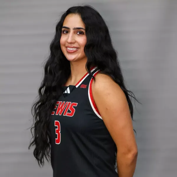 Yahaira Bueno, Basketball, Lewis University