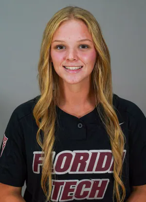 Chloe Fariello, Softball, undefined
