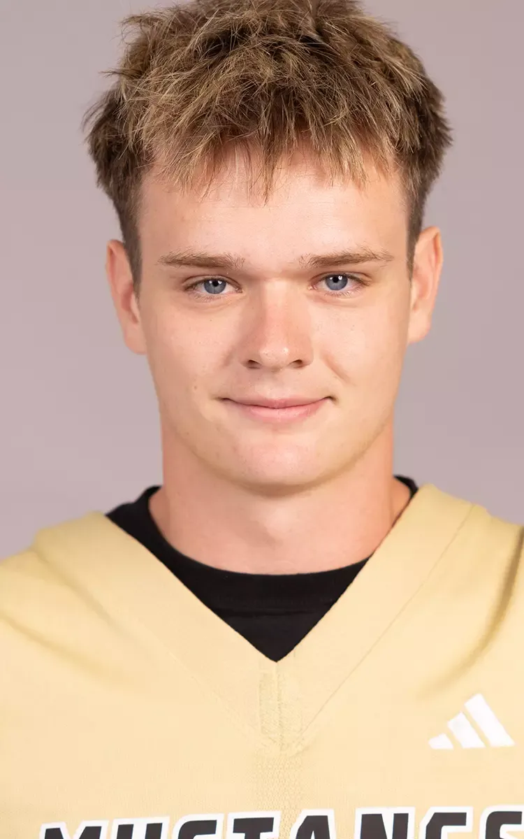 Macloud Crowton, Football, undefined