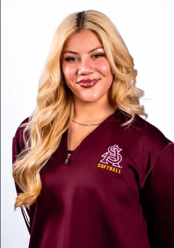 Yazzy Avila, Softball, undefined