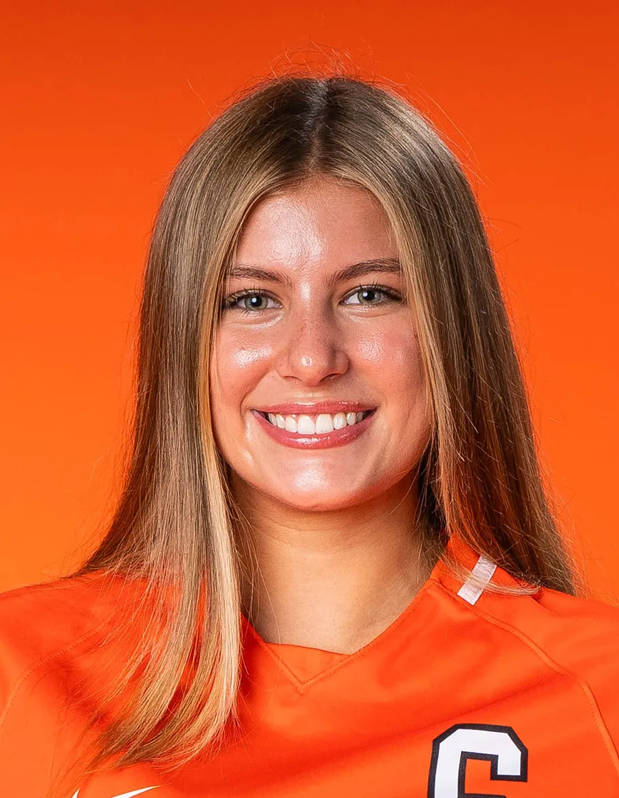 Lily Weiss, Soccer, undefined