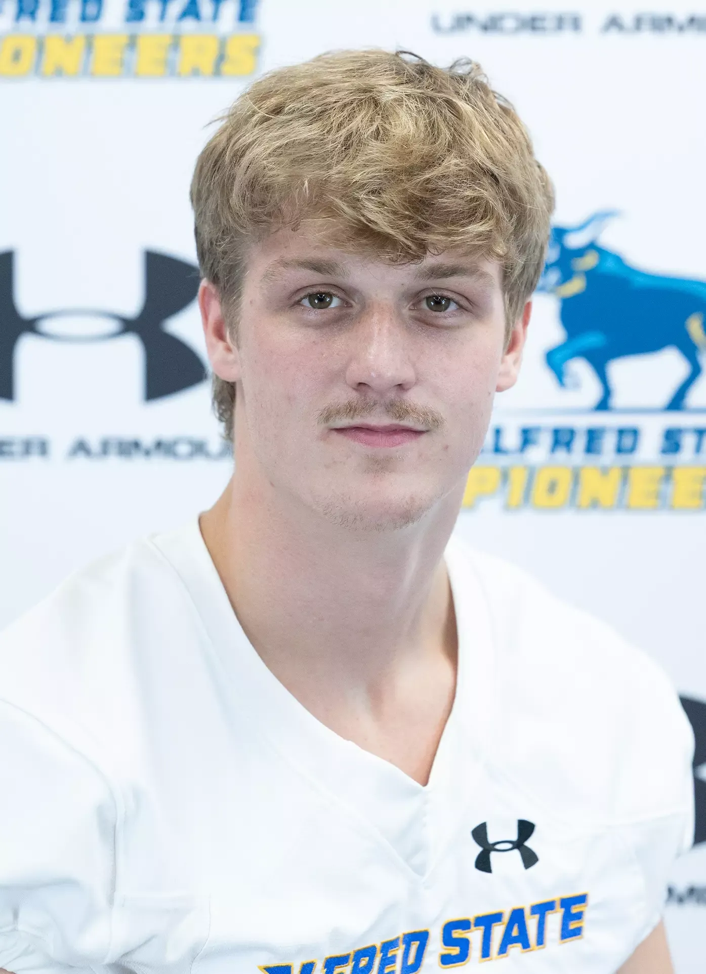 Noah Currier, Football, undefined