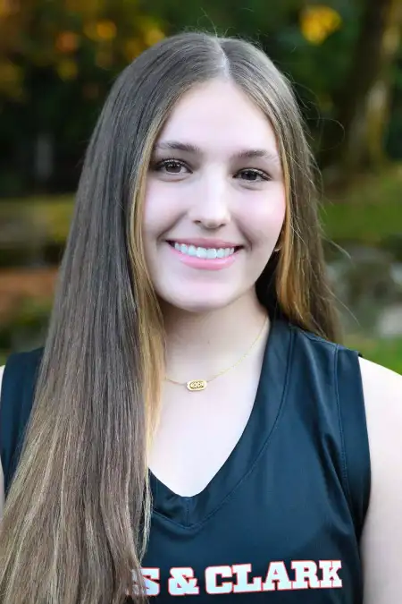 Hana Neuman, Basketball, Lewis & Clark College