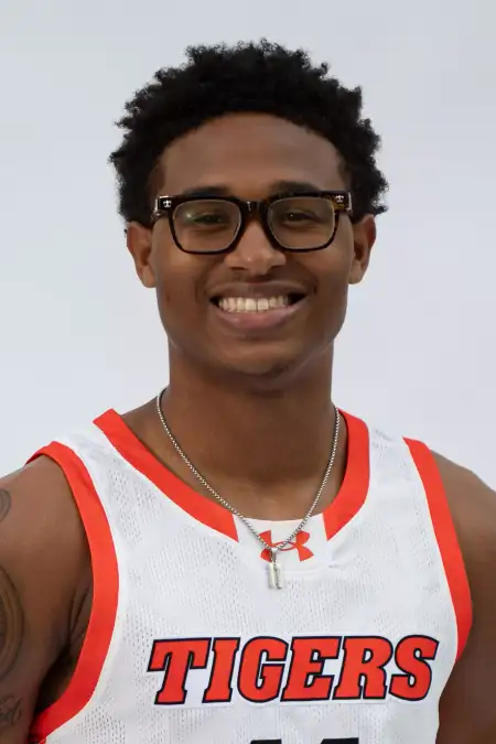 Xavier Nelson, Basketball, Rochester Institute of Technology