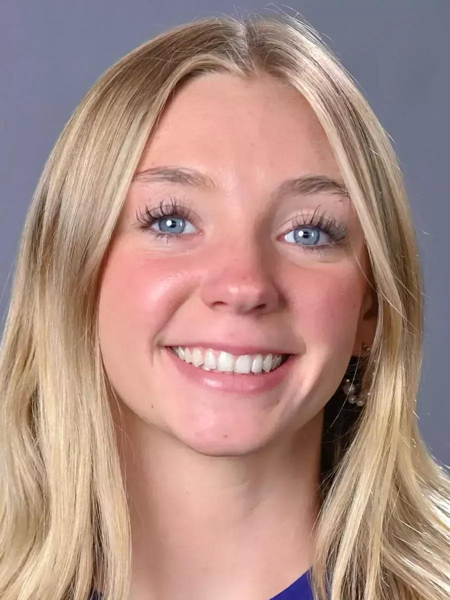 Mia Smith, Swimming & Diving, College of the Holy Cross