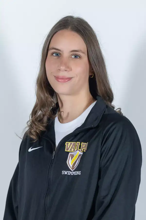 Maria Jose Suarez de la Fuente, Swimming & Diving, Valparaiso University
