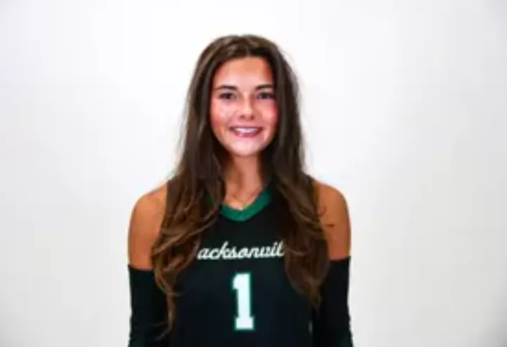 Elle Kennedy, Volleyball, undefined