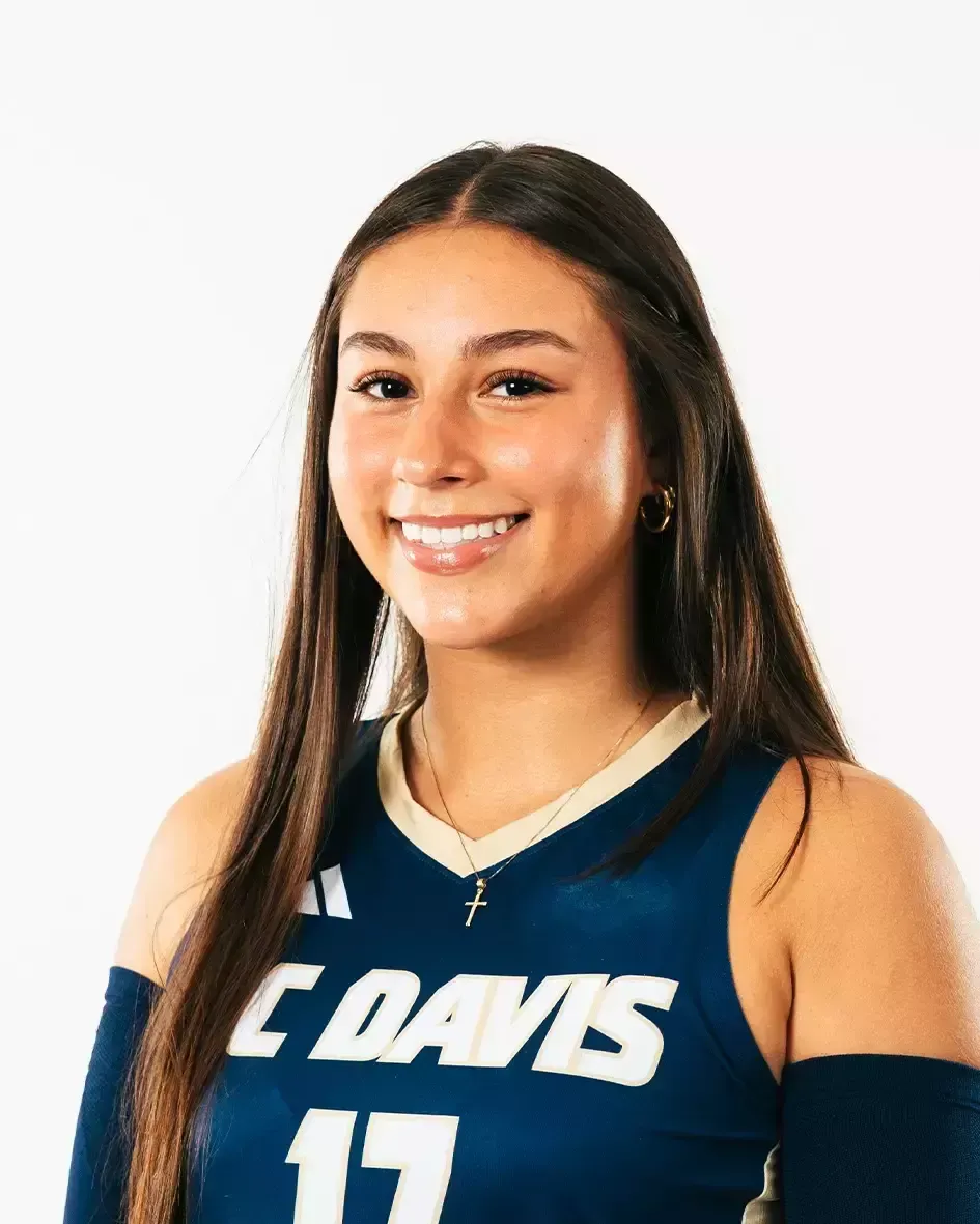 Isabella Umpierre, Volleyball, University of California, Davis