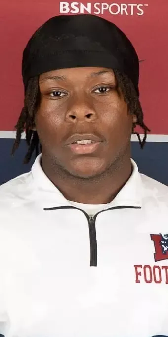 Zavion Maples, Football, Lyon College