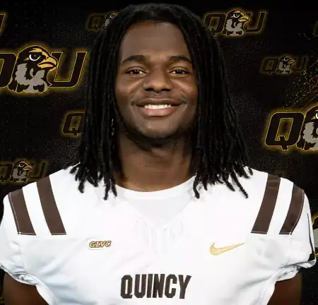 De'erek Hubbard, Football, Quincy University