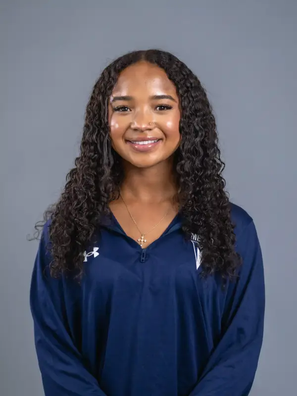 Praisia Lowe, Soccer, Menlo College