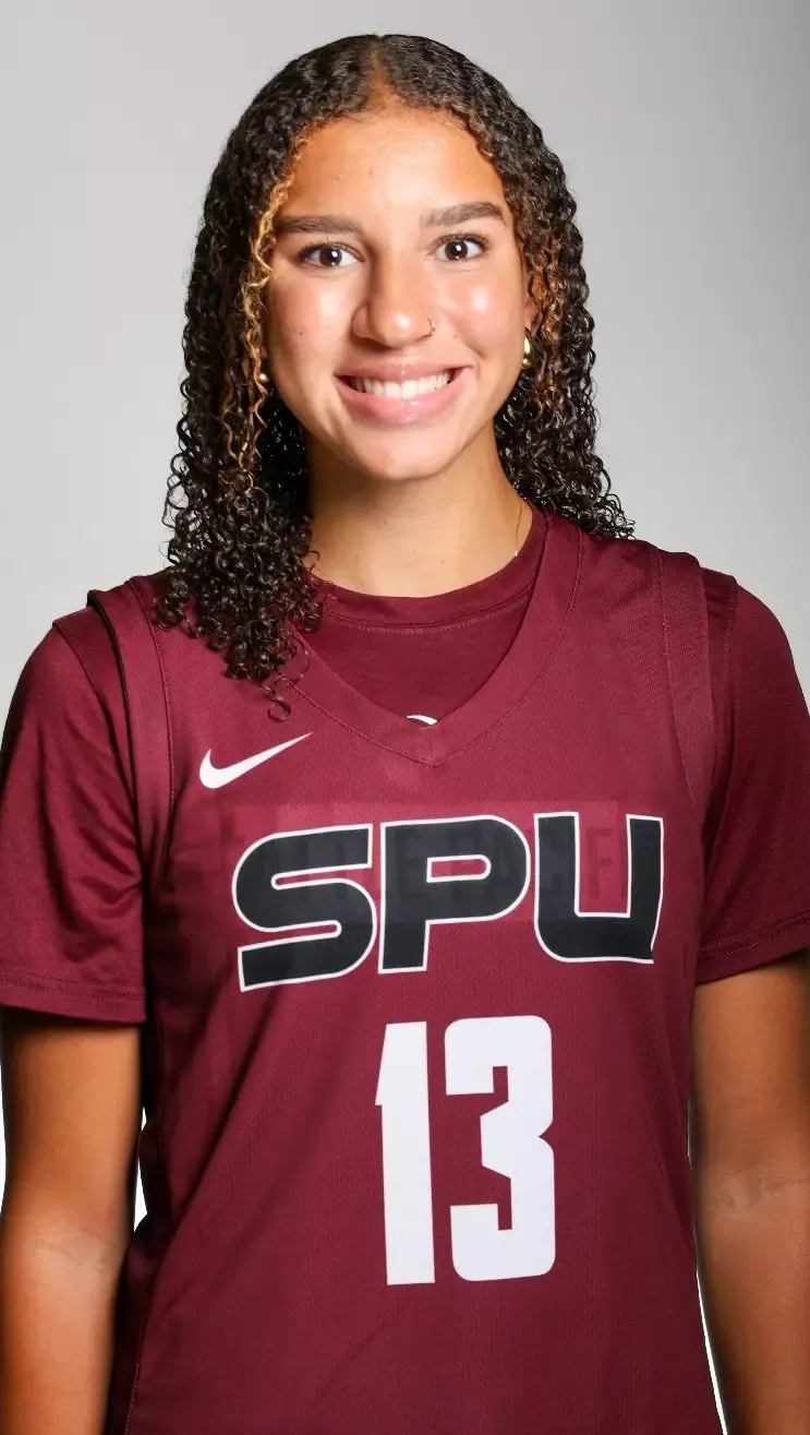 Layla Senderson, Basketball, undefined