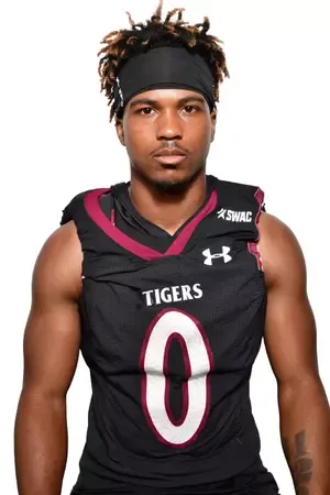 Chaunzavia Lewis, Football, undefined