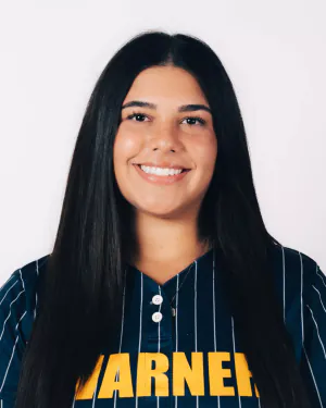 Elle Hernandez, Softball, undefined