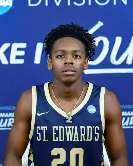 Zion Cade, Basketball, St. Edward's University